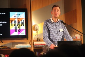 Kurator der Literaturtage, Florian Kniffka, moderiert die Abschlusslesung an.