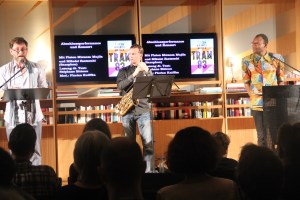 Stéphane Bittoun, Saxophonist Mikalai Zastsenki und Fiston Mwanza Mujila